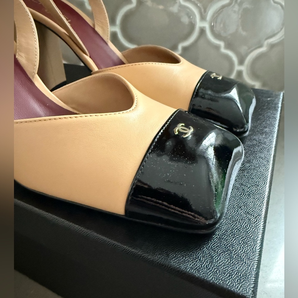 BNWT Chanel 26S Lambskin & Patent Calfskin Beige/Black Slingback Shoes Size 39 - Picture 3 of 11